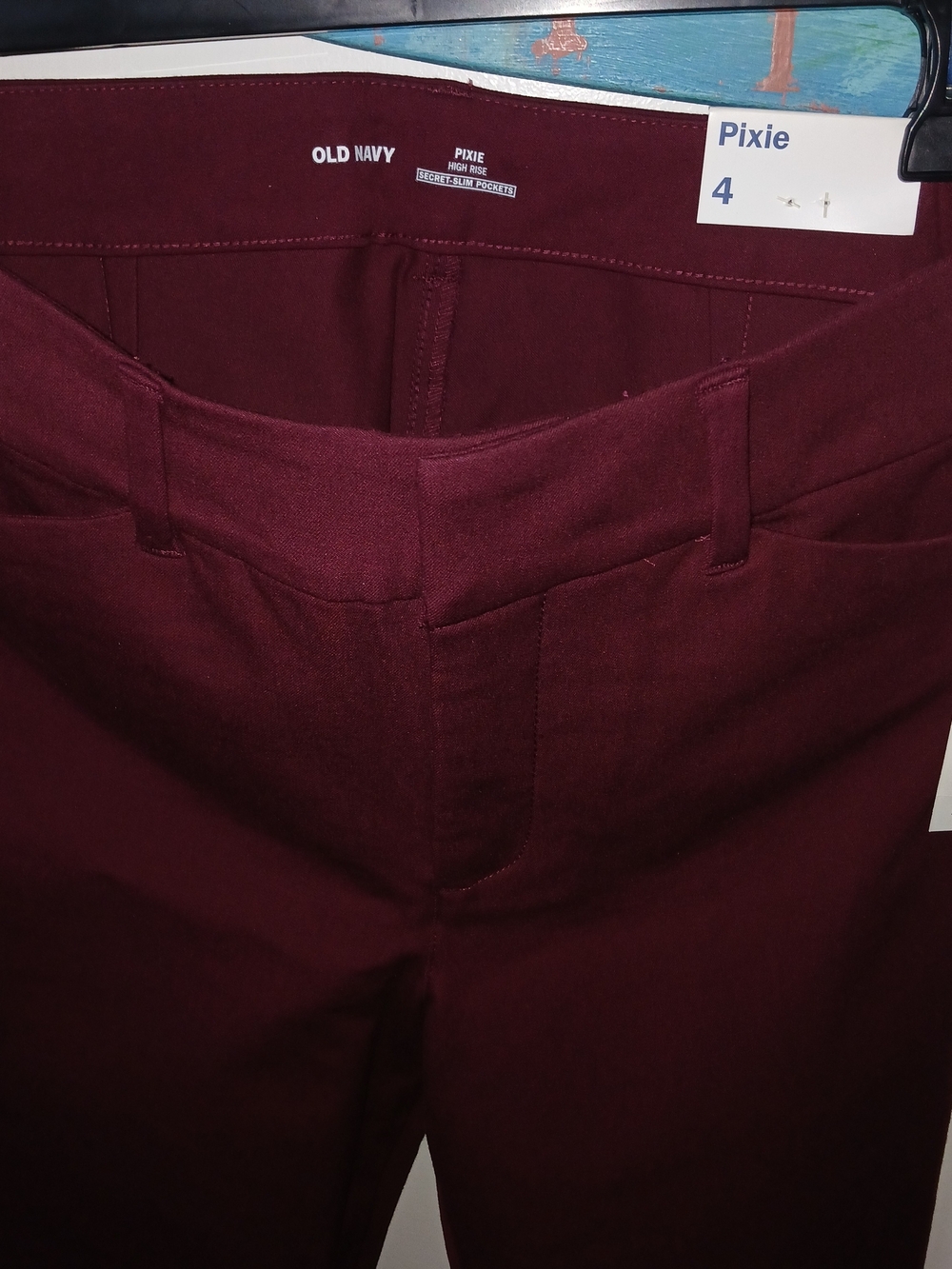 NWTs Old Navy High Rise Womens Pixie Pants – Burgundy Sz4 Flat Front